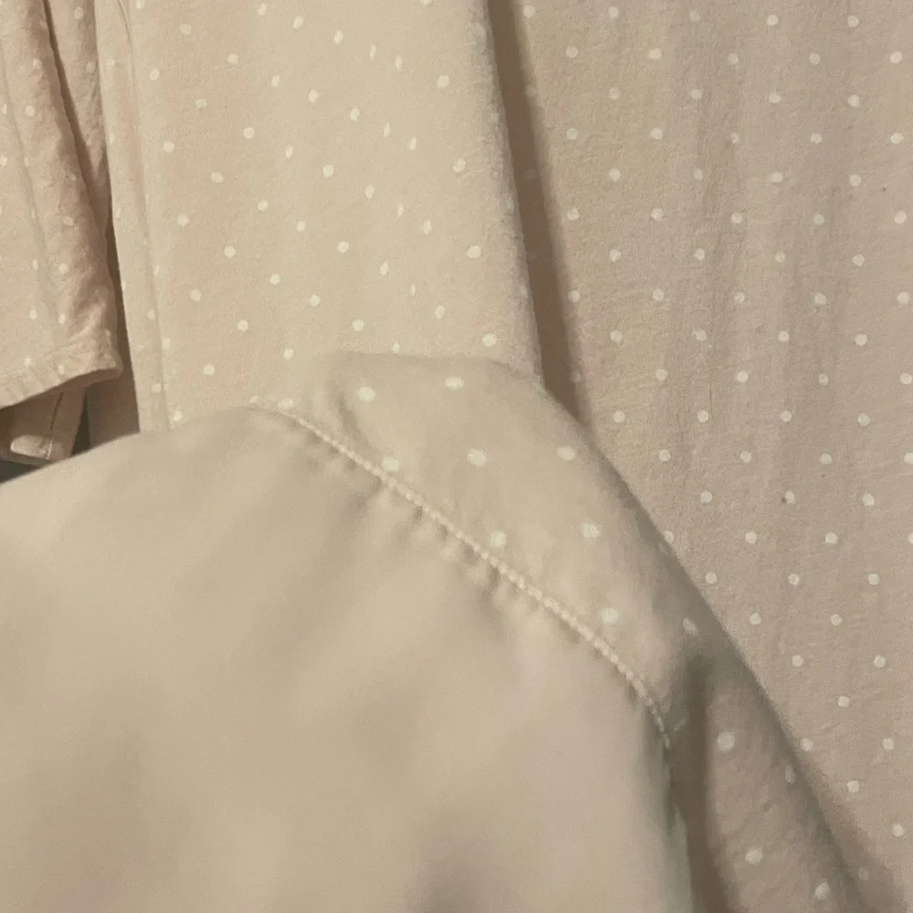 Lands' End Blush Pink Traditional nightgown with polka dots and slip edging M